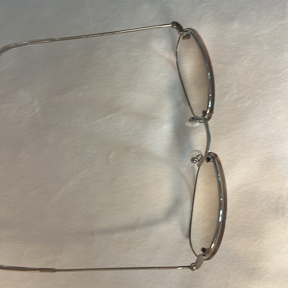 Gucci lightly tinted glasses - Picture 5 of 9